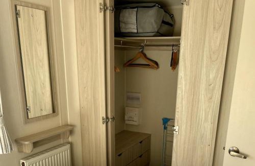 Newquay Ski Chalet | Newquay Bay Resort Sandy Toes - Sleeps 6 Pets Ok