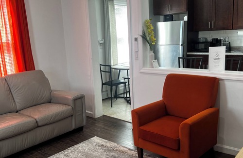 New Rochelle Apartment | NewRo Chic Retreat- 3 Bdrms 30 min to NYC