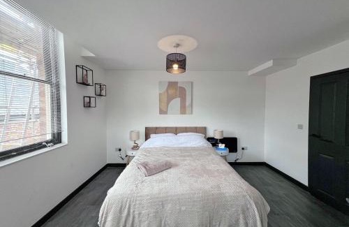 Royal Tunbridge Wells Apartment | Newton's Suite
