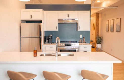 Duluth Apartment | Next Door to Bent Paddle, OMC Smokehouse, 190 Coffee on Site