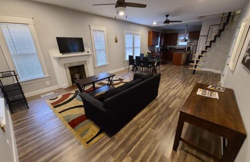 Greensboro House | Next to Downtown Greensboro Bungalow Rooms