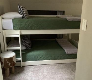 Black Butte Ranch Resort | Next To Glaze Meadow, Cute, With Many Amenities!