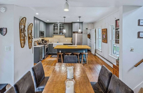 South Pomfret House | Next to Saskadena Ski, Great Views | Half Past Six