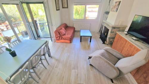 Premia de Mar Apartment | Next to the sea 20' from Barcelona