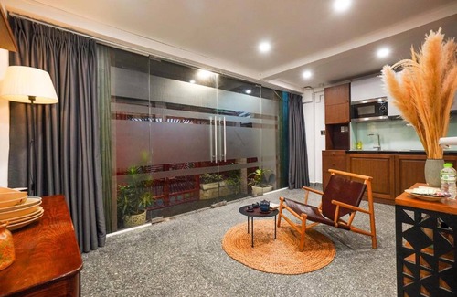 Thao Dien Hotel | Nexus House Lang Bao Chi