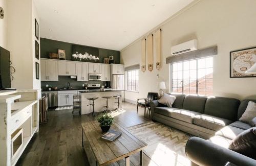 Downtown Knoxville Apartment | Neyland View Condo - Heart of Downtown Knoxville