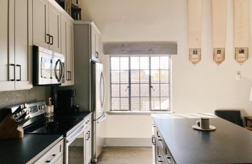 Downtown Knoxville Apartment | Neyland View Condo - Heart of Downtown Knoxville