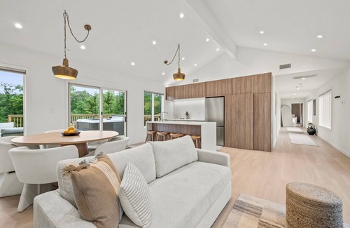 East Durham House | nFamily Friendly 6BR - Playground - Tennis Court