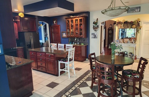 Kaukauna House | NFL Draft - 4-bedroom 2 1/2 bath estate 22 miles to Lambeau Field - Kaukauna, WI