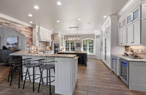 Green Bay House | NFL Draft Luxury home Green Bay w/hot tub-sleeps 10