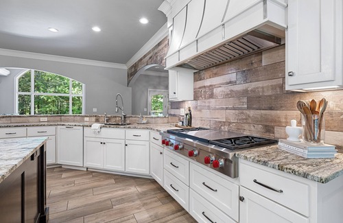 Green Bay House | NFL Draft Luxury home Green Bay w/hot tub-sleeps 10