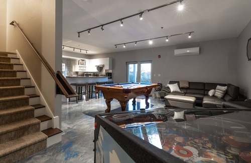 Elkhart Lake Villa | NFL Draft Ready Near Road America & Downtown Entertainment Villa