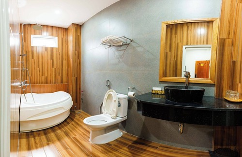 Trung Chanh Hotel | Nguyen Thai 2 Hotel