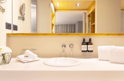 Venustiano Carranza Hotel | NH Collection Mexico City Airport T2