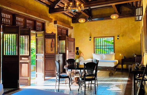 Hoa Lu Hotel | Nham Village Resort