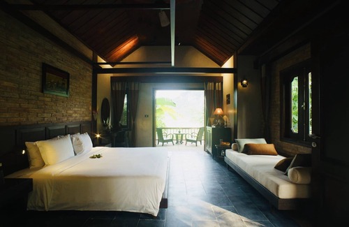 Hoa Lu Hotel | Nham Village Resort