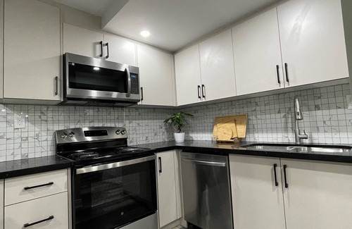 Thorold House | Niagara Falls Private Bedroom 15 mins away from Falls