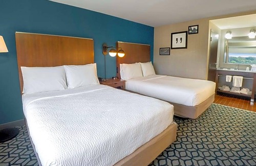 Niagara Falls Hotel | Niagara Riverside Resort, BW Premier Collection