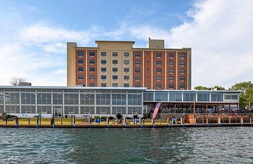 Niagara Falls Hotel | Niagara Riverside Resort, BW Premier Collection
