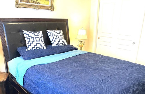 Thorold House | Niagara |sleeps 6| Cozy| 3bed|3bath | Near Falls