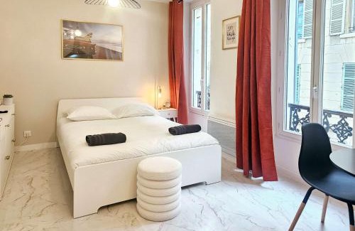 Opera Apartment | Niala Studio in city center of Marseille at Vieux-Port and Opera