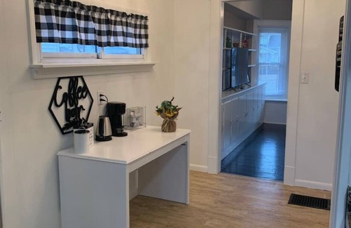 Middletown House | Nice 107 Historic Home with relax & private Hotub
