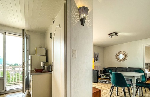 Novel Apartment | Nice 1bdroom Apt + Balcony 8th floor