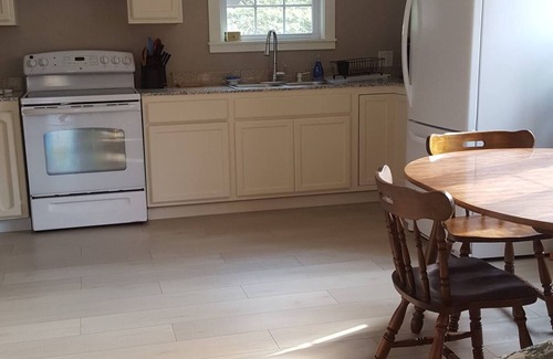 Fort Bragg Cottage | Nice 2-bedroom cottage in Fort Bragg with WiFi access