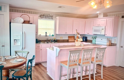 Holly Beach House | Nice 2-bedroom house with AC in Holly Beach located in Cameron LA