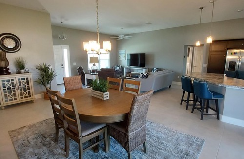 The Villages House | Nice 3 Bedroom, 2 Bath Home, Sleeps 6 w/golf cart