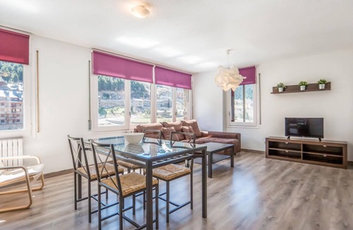 Incles Apartment | Nice 3 Bedroom Apartment for 6 people, Incles. C.PEP 4
