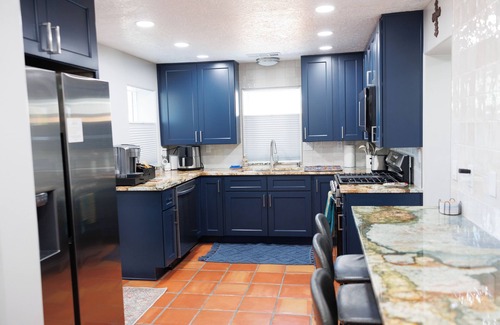 West Old Town House | Nice 3-bedroom house with AC in Albuquerque near Historic Old Town
