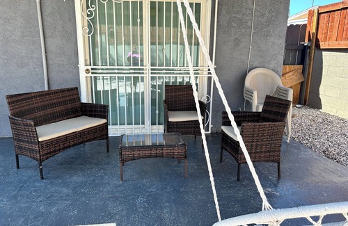 Downtown Las Vegas House | Nice 3 bedroom's house owner occ and 2 bathroom with fast WI-Fi, Full Kitchen