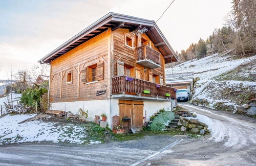 Saint-Gervais-les-Bains Apartment | Nice apartment for 4 guests with WIFI, TV, balcony and parking