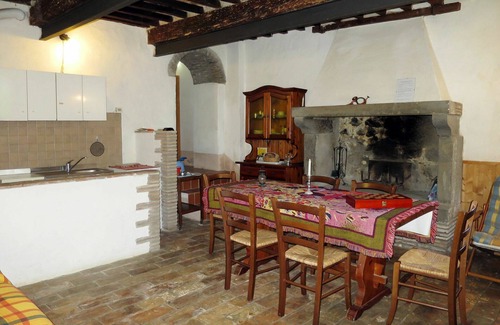 Bagnoregio Villa | Nice apartment in villa for 4 guests with pool, WIFI, patio and parking