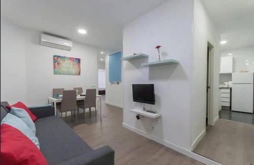 Pacifico Apartment | Nice and calm apartment near Retiro, Madrid GRA