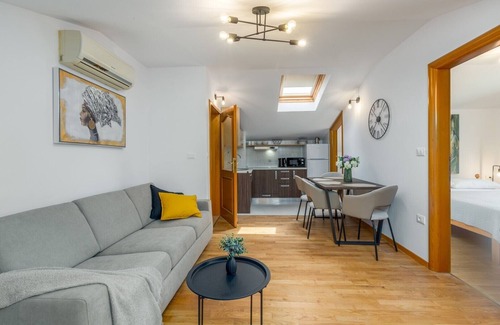 Funtana Apartment | Nice and modern sunny apartment in Funtana