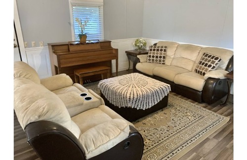 Greeneville House | Nice and Peaceful 2 BR/2 BATH. Pets welcome!