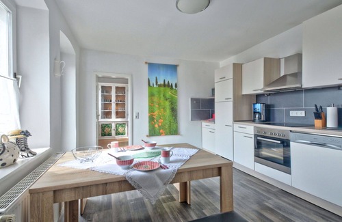 Schwalenberg Apartment | Nice apartment for 8 people with WIFI, TV, terrace and parking