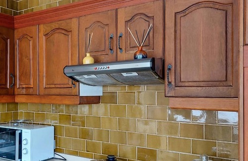 Puebla del Caraminal Apartment | Nice apartment in A Pobra do Caramiñal with WiFi
