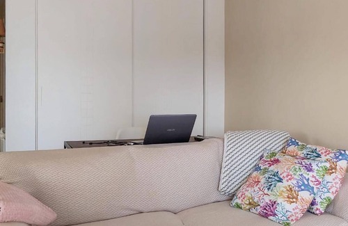 Puebla del Caraminal Apartment | Nice apartment in A Pobra do Caramiñal with WiFi