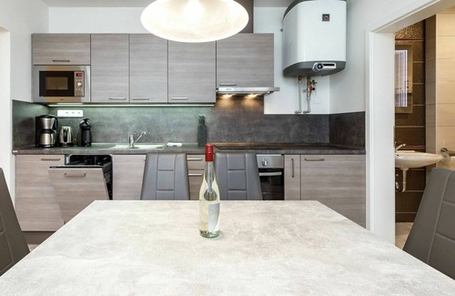 Loucna Pod Klinovcem Apartment | Nice apartment for 5 guests with WIFI, TV and parking