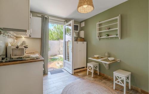 Saint-Palais-sur-Mer Apartment | Nice Apartment In Saint-Palais-Sur-Mer