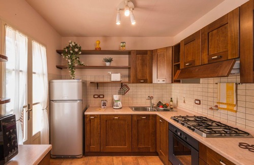 Popoltaio-Schiacciato Villa | Nice apartment in villa for 9 guests with pool, A/C, WIFI, TV, patio and parking