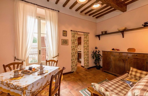 Popoltaio-Schiacciato Villa | Nice apartment in villa for 9 guests with pool, A/C, WIFI, TV, patio and parking