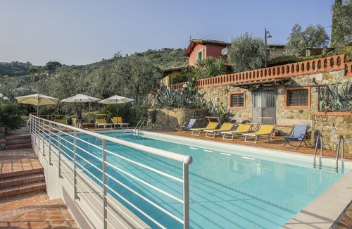 Pieve a Nievole Apartment | Nice apartment for 3 people with pool, hot tub, WIFI, TV, patio, pets allowed and parking