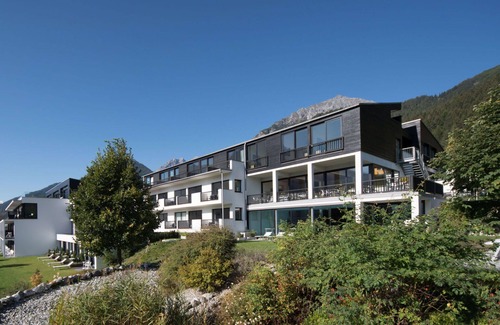 Telfes im Stubai Apartment | Nice apartment for 4 guests with WIFI, pool, TV, terrace, pets allowed and parking