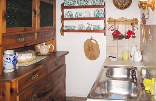 Treffen Villa | Nice apartment in villa for 4 people with WIFI, TV, patio, pets allowed and parking