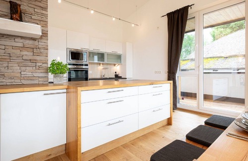 Eben im Pongau Apartment | Nice apartment for 8 people with TV and parking