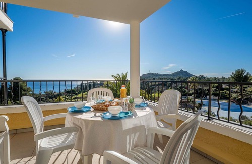 Cap Esterel Apartment | Nice apartment for 4 guests with pool, WIFI, TV, terrace, pets allowed and parking